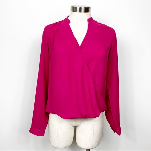 ⭐️The Limited Pink V Neck High Low Top X-Small - Picture 1 of 6